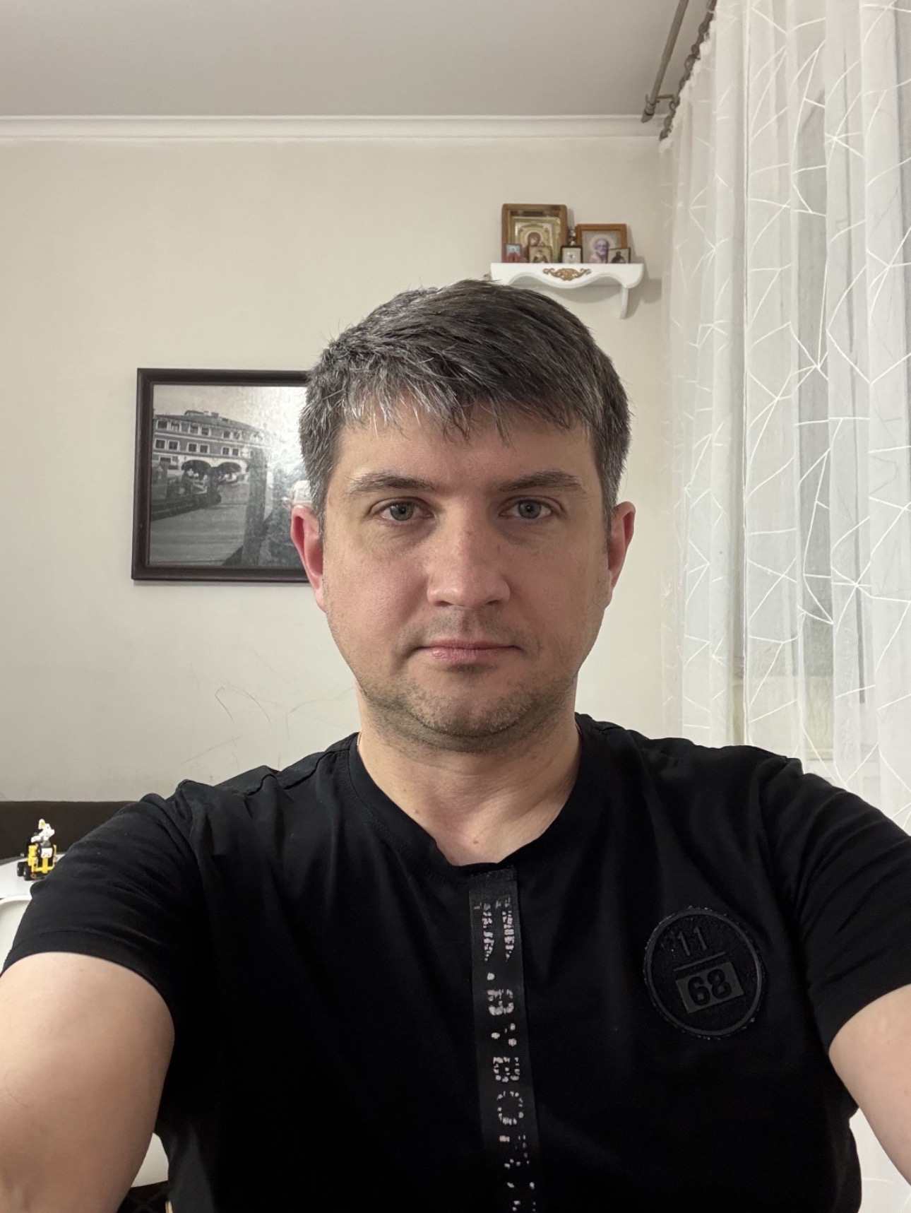 Original casual selfie used as the source photo